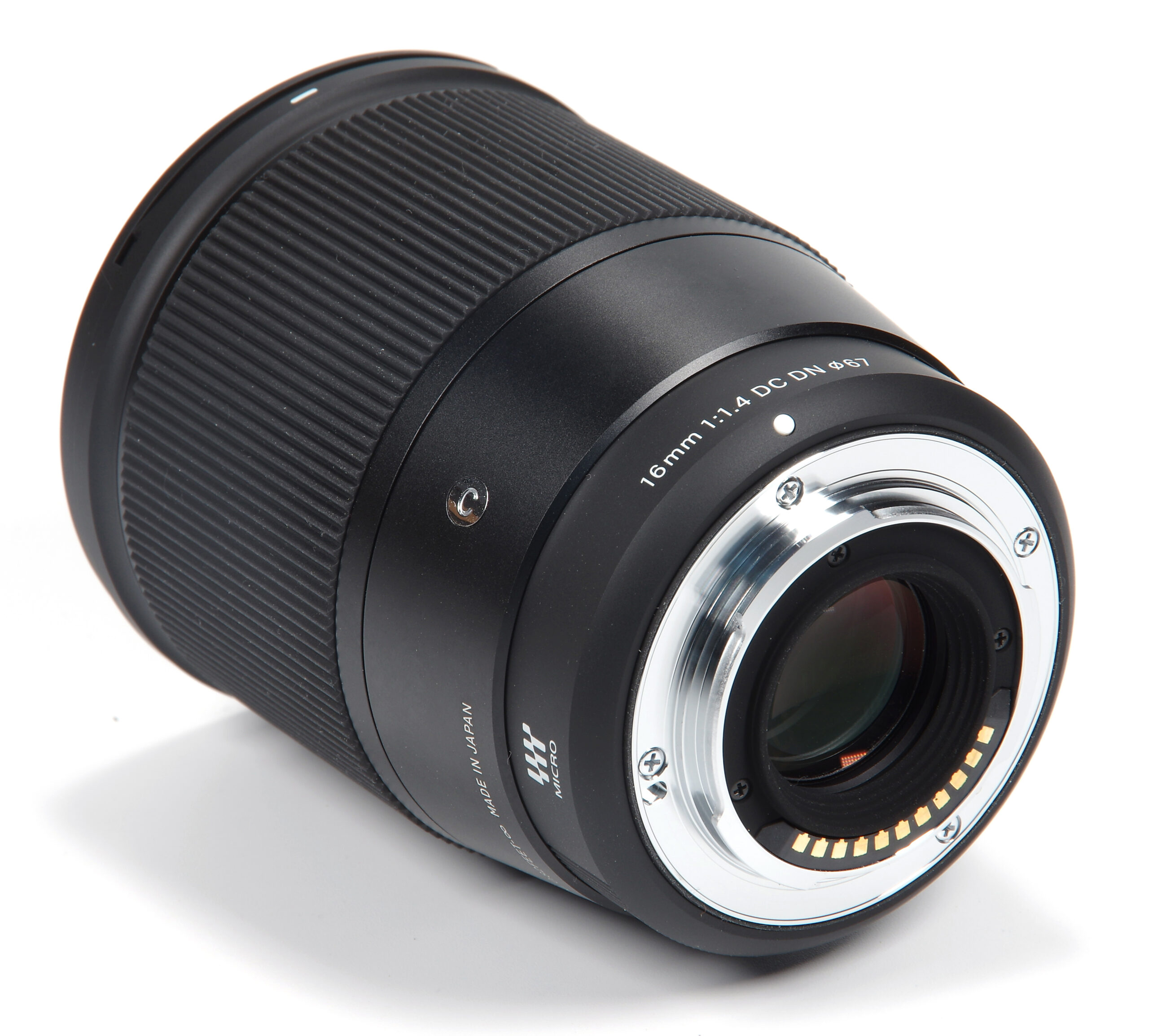 highres-sigma_af_16mm_f14_rear_oblique_view_1512031407