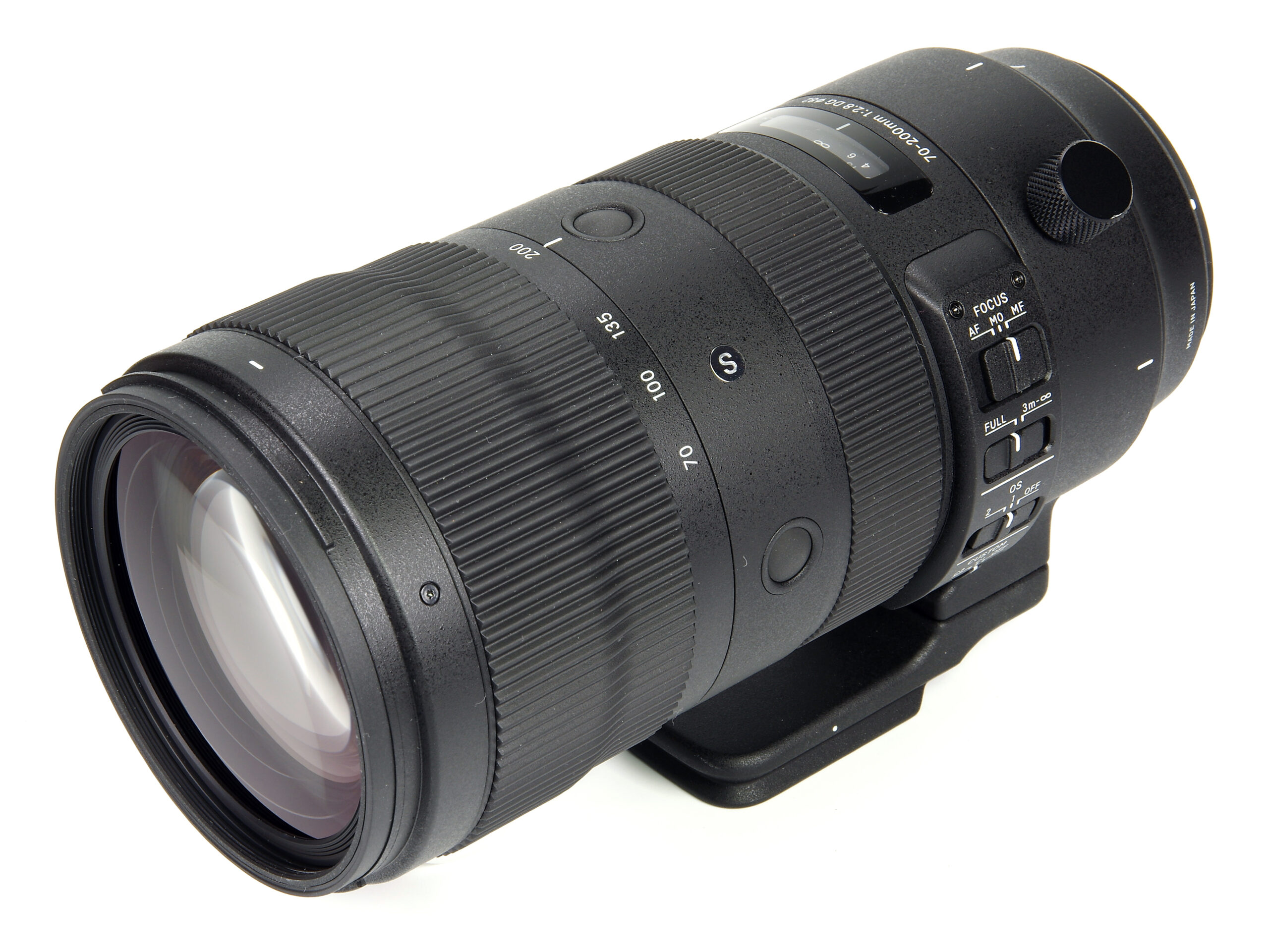 highres-sigma_70-200mm_f28_sport_front_oblique_view_1547024737