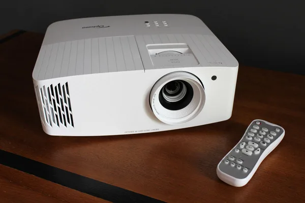 uhd38x_62e8d43c32de2_1200