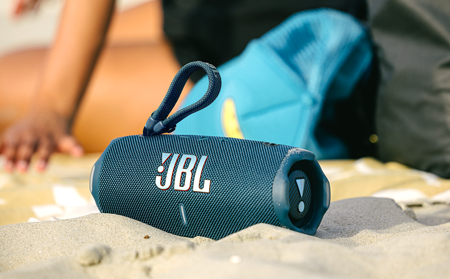 LS_JBL_Charge_6_Lifestyle_02_904x560px