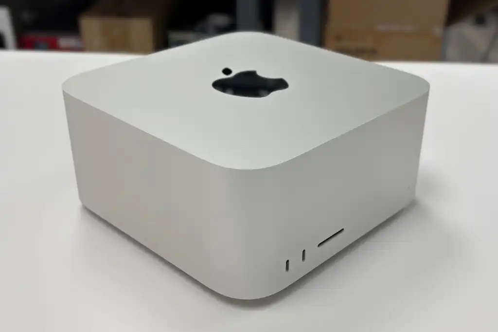Mac Studio M5 Max 18-Core CPU, 32-Core GPU | 16-Core Neural Engine, 36GB Unified RAM | 512GB SSD (MHL64LL/A)